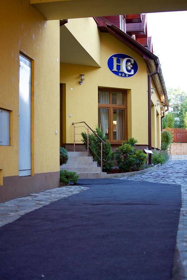 Hotel Clavis Lucenec Bagian luar foto